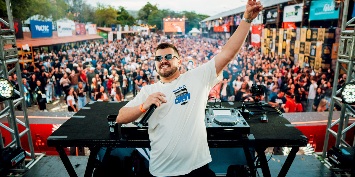 DJ Matheus Farias
